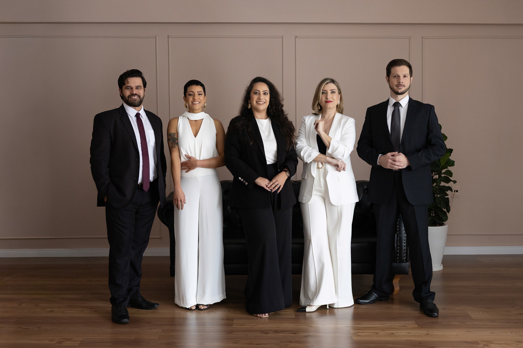 Equipe do escritório BKW Advocacia reunida